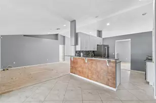 6352 Prominence Point Dr, Lakeland, FL 33813 - Photo 10