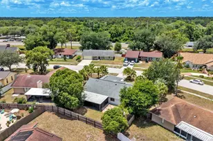 1418 Sandalwood Dr, Plant City, FL 33563 - Photo 36
