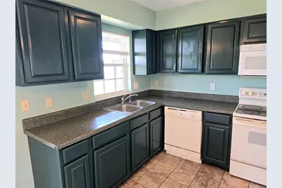 1920 E Edgewood Drive #J5, Lakeland, FL 33803 - Photo 4