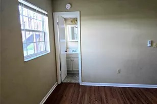 1920 E Edgewood Dr, Lakeland, FL 33803 - Photo 10