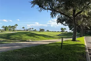 459 Enclave Pl, Lakeland, FL 33803 - Photo 4