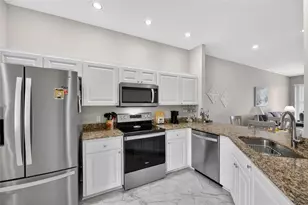 459 Enclave Pl, Lakeland, FL 33803 - Photo 8
