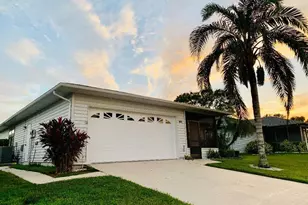 1846 Masters Ln, Lakeland, FL 33810 - Photo 2
