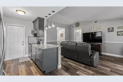 1135 Walker Circle W, Lakeland, FL 33805 - Photo 12