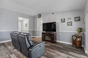 1135 Walker Cir W, Lakeland, FL 33805 - Photo 8