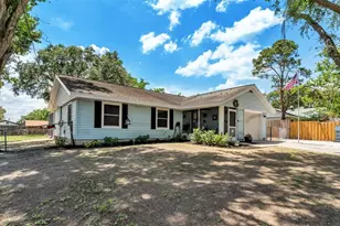 1135 Walker Cir W, Lakeland, FL 33805 - Photo 2