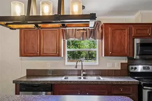 136 Creekwood Run, Lakeland, FL 33809 - Photo 28