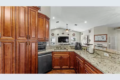 36225 Oak Knoll Loop, Dade City, FL 33525 - Photo 10