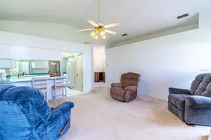 699 Hunters Run Blvd, Lakeland, FL 33809 - Photo 4