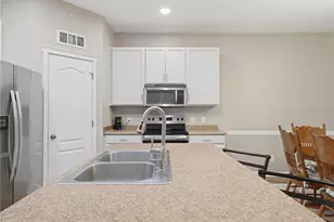 6936 Surrey Oak Dr, Apollo Beach, FL 33572 - Photo 8