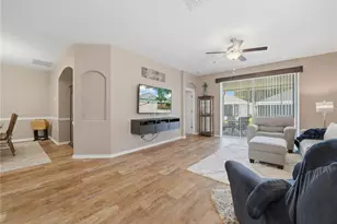 6936 Surrey Oak Dr, Apollo Beach, FL 33572 - Photo 2