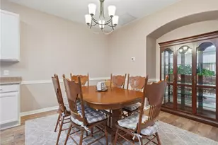 6936 Surrey Oak Dr, Apollo Beach, FL 33572 - Photo 10