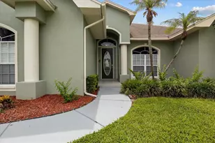 5446 Highlands Vista Cir, Lakeland, FL 33812 - Photo 2