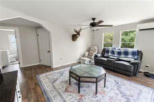 301 Weaver Ave, Lake Wales, FL 33853 - Photo 2