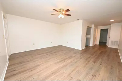 613 Robin Road #3, Lakeland, FL 33803 - Photo 2