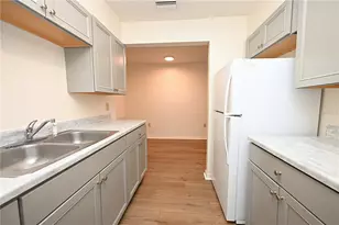 613 Robin Rd, Lakeland, FL 33803 - Photo 12