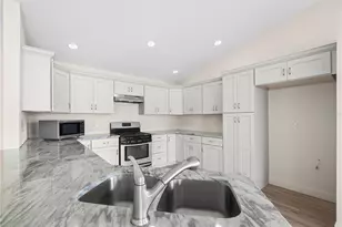 6341 Silver Lakes Dr W, Lakeland, FL 33810 - Photo 10