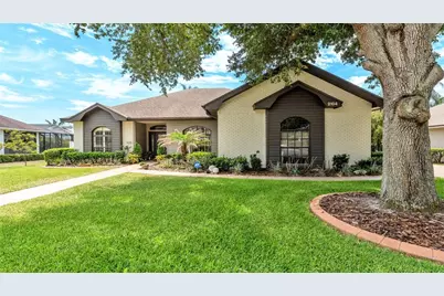 2104 Longleaf Circle, Lakeland, FL 33810 - Photo 2
