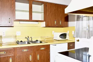 1920 E Edgewood Dr, Lakeland, FL 33803 - Photo 8