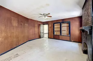 2436 10th St S, Saint Petersburg, FL 33705 - Photo 18