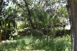 907 Pine St, Immokalee, FL 34142 - Photo 32