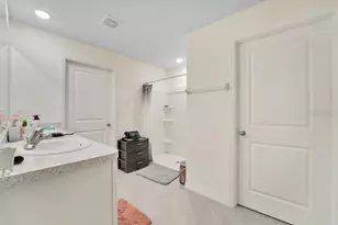 35704 Doveland Dr, Zephyrhills, FL 33541 - Photo 18