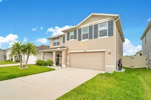 35704 Doveland Dr, Zephyrhills, FL 33541 - Photo 2