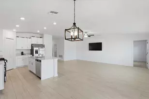 35029 Brackett Bnd, Zephyrhills, FL 33541 - Photo 22