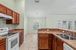 265 Majestic Gardens Ln, Winter Haven, FL 33880 - Photo 4