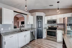 30257 Birdhouse Dr, Wesley Chapel, FL 33545 - Photo 14