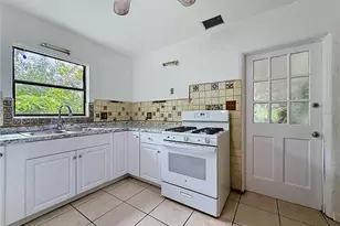 6330 Emerson Ave S, Saint Petersburg, FL 33707 - Photo 12