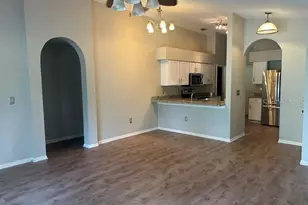 515 Scarlet Maple Ct, Plant City, FL 33563 - Photo 2