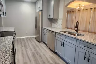 1040 Ruby St, Lakeland, FL 33815 - Photo 4