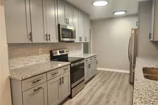 1040 Ruby St, Lakeland, FL 33815 - Photo 2