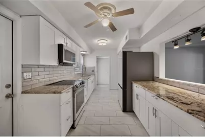 528 S Larry Circle, Brandon, FL 33511 - Photo 12