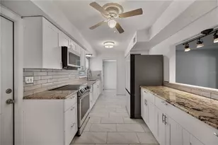 528 S Larry Cir, Brandon, FL 33511 - Photo 12
