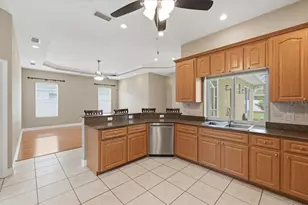 2280 Chesterfield Cir, Lakeland, FL 33813 - Photo 14