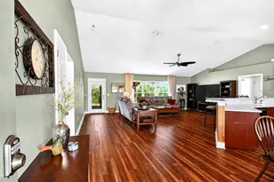 1590 Doves View Cir, Auburndale, FL 33823 - Photo 2