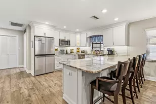 2018 High Glen Ct N, Lakeland, FL 33813 - Photo 10