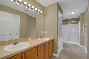 8722 Fort Socrum Village Pl, Lakeland, FL 33810 - Photo 16