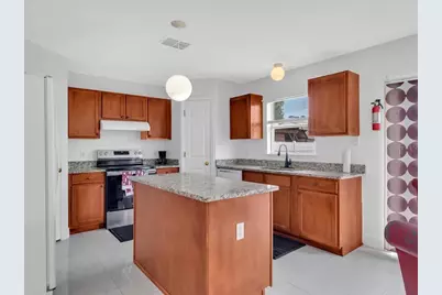8294 Settlers Creek Loop, Lakeland, FL 33810 - Photo 10