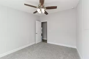 8905 Carrolwood Dr, Lakeland, FL 33810 - Photo 16