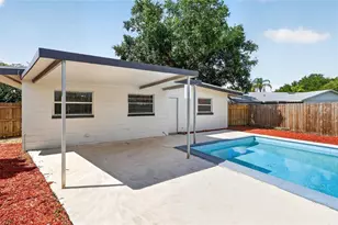 1303 NE Stately Oaks Dr NW, Winter Haven, FL 33881 - Photo 2