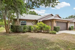 6540 Foxmoor Dr, Zephyrhills, FL 33542 - Photo 2
