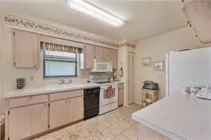 4918 Pleasant Hollow Trail, Lakeland, FL 33811 - Photo 4