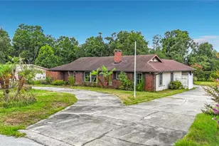 629 Orange Valley Cir, Lakeland, FL 33813 - Photo 1