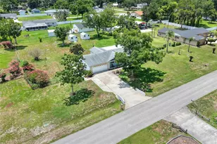 6739 Farris Dr, Lakeland, FL 33811 - Photo 2