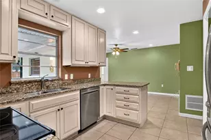 3230 Cross Fox Dr, Mulberry, FL 33860 - Photo 6
