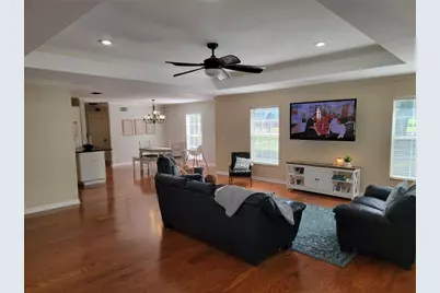 4435 Mount View Dr, Lakeland, FL 33813 - Photo 4
