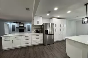 1809 Stella Ct N, Lakeland, FL 33813 - Photo 10